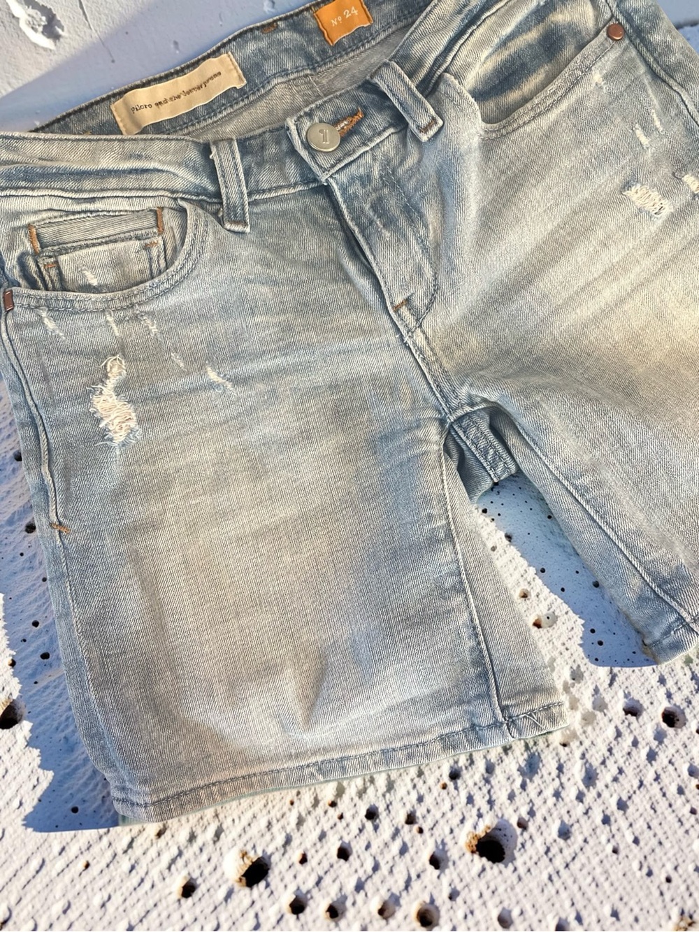 Anthropologie Pilcro and the Letterpress Distressed Denim Shorts Size 24 - Picture 8 of 13